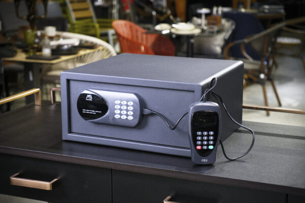 USB čitač za sefove u hotelima
