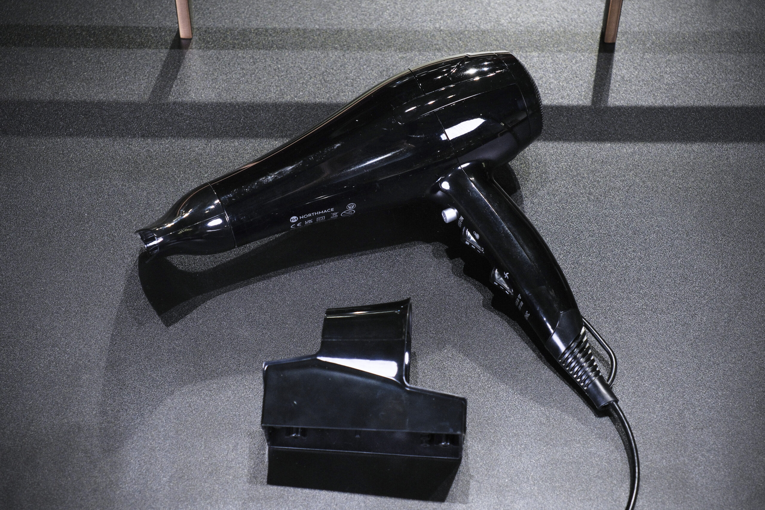 Northmace Avantgarde Black hotelski fen za kosu