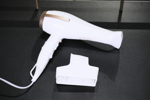 Northmace Avantgarde White hotelski fen za kosu